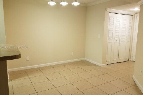 Condo in Pompano Beach, Florida, 2 bedrooms  № 1814928 - photo 2