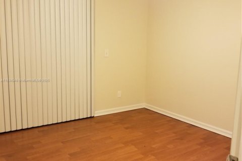 Condo in Pompano Beach, Florida, 2 bedrooms  № 1814928 - photo 10