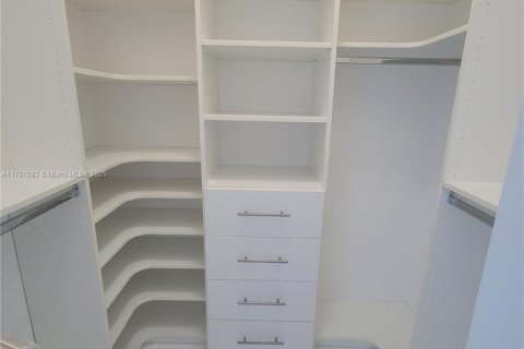 Condominio en venta en Miami Beach, Florida, 2 dormitorios, 130.99 m2 № 1695341 - foto 23