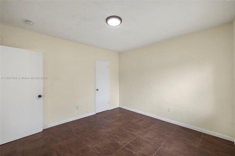 Apartamento en alquiler en Miami, Florida, 1 dormitorio, 65.96 m2 № 1933719 - foto 16