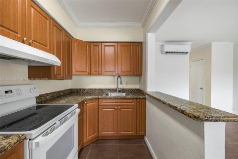Apartamento en alquiler en Miami, Florida, 1 dormitorio, 65.96 m2 № 1933719 - foto 11