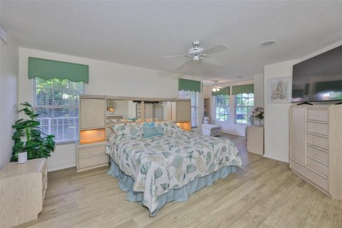House in Apollo Beach, Florida 4 bedrooms, 483.65 sq.m. № 1808325 - photo 26