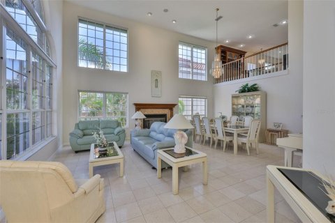House in Apollo Beach, Florida 4 bedrooms, 483.65 sq.m. № 1808325 - photo 6