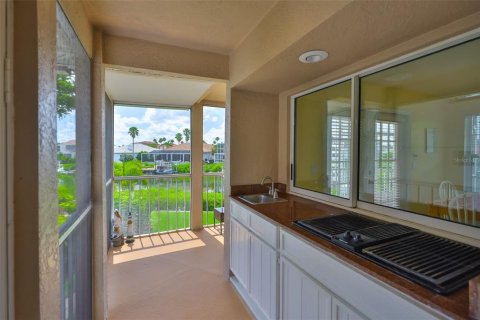 House in Apollo Beach, Florida 4 bedrooms, 483.65 sq.m. № 1808325 - photo 22