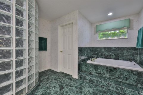 House in Apollo Beach, Florida 4 bedrooms, 483.65 sq.m. № 1808325 - photo 28