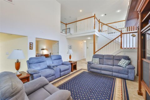 House in Apollo Beach, Florida 4 bedrooms, 483.65 sq.m. № 1808325 - photo 10