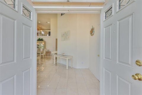 House in Apollo Beach, Florida 4 bedrooms, 483.65 sq.m. № 1808325 - photo 5
