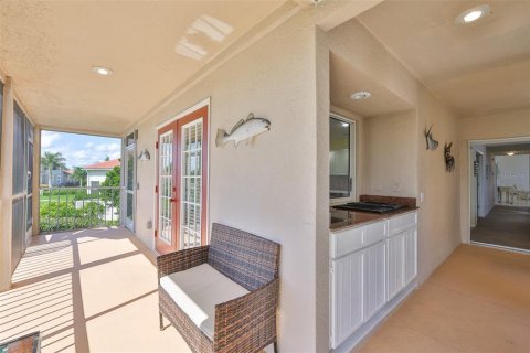 House in Apollo Beach, Florida 4 bedrooms, 483.65 sq.m. № 1808325 - photo 21