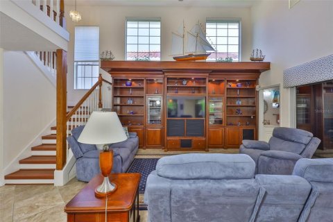 House in Apollo Beach, Florida 4 bedrooms, 483.65 sq.m. № 1808325 - photo 11