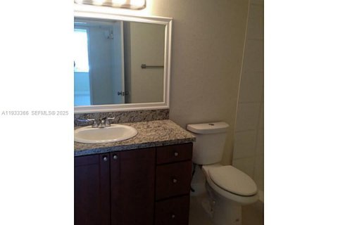 Apartamento en alquiler en Doral, Florida, 3 dormitorios, 109.35 m2 № 1991393 - foto 13