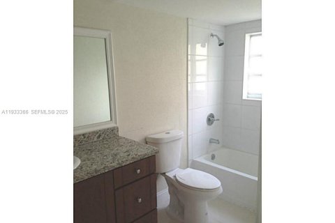 Apartamento en alquiler en Doral, Florida, 3 dormitorios, 109.35 m2 № 1991393 - foto 9