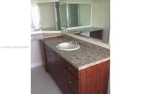 Apartamento en alquiler en Doral, Florida, 3 dormitorios, 109.35 m2 № 1991393 - foto 10