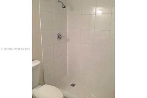 Apartamento en alquiler en Doral, Florida, 3 dormitorios, 109.35 m2 № 1991393 - foto 14