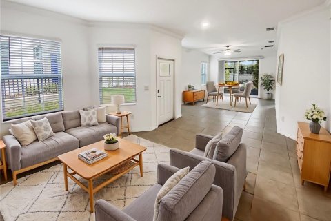 Townhouse in Zephyrhills, Florida 2 bedrooms, 142.14 sq.m. № 1591258 - photo 12