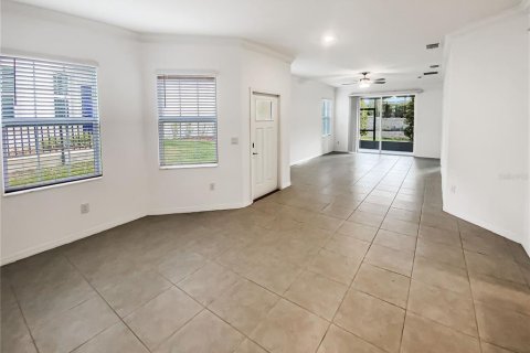 Townhouse in Zephyrhills, Florida 2 bedrooms, 142.14 sq.m. № 1591258 - photo 13