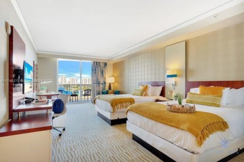 Condo in Sunny Isles Beach, Florida  № 1729253 - photo 4