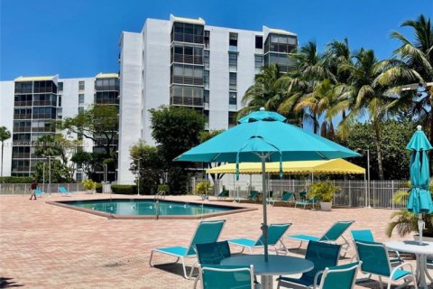 Condominio en alquiler en Aventura, Florida, 2 dormitorios, 100.61 m2 № 1948374 - foto 19