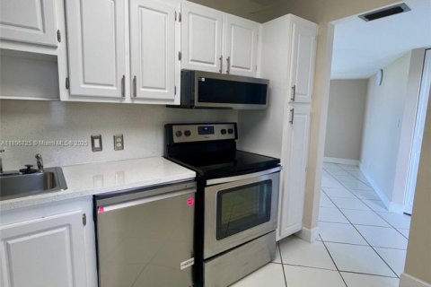 Condominio en alquiler en Aventura, Florida, 2 dormitorios, 100.61 m2 № 1948374 - foto 7