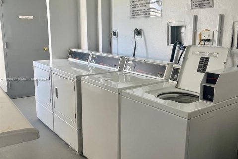 Condominio en alquiler en Aventura, Florida, 2 dormitorios, 100.61 m2 № 1948374 - foto 3