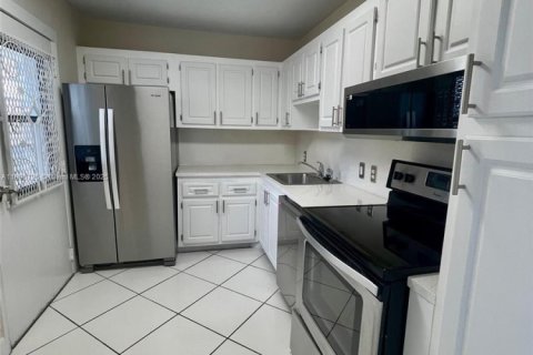 Condominio en alquiler en Aventura, Florida, 2 dormitorios, 100.61 m2 № 1948374 - foto 5