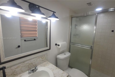 Condo in Hollywood, Florida, 2 bedrooms № 1920248 - photo 14