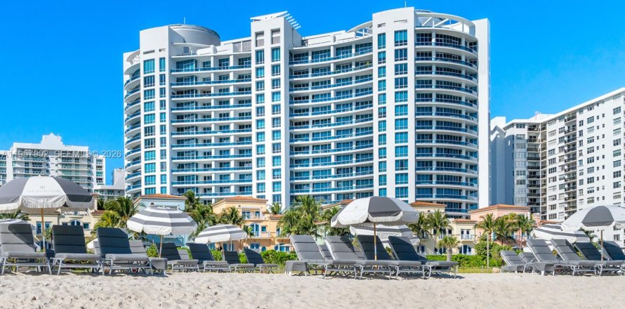 Кондоминиум с 2 спальнями в Майами-Бич, Флорида № 2017741