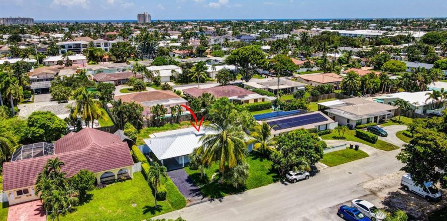 House in Lighthouse Point, Florida 3 bedrooms, 132.94 sq.m. № 656237