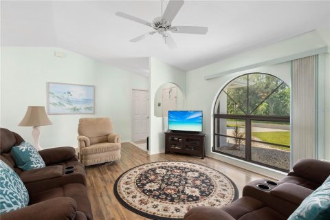 House in Port Charlotte, Florida 2 bedrooms, 128.58 sq.m. № 1851046 - photo 3
