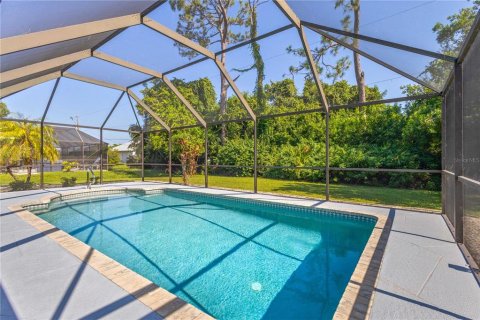 House in Port Charlotte, Florida 2 bedrooms, 128.58 sq.m. № 1851046 - photo 13