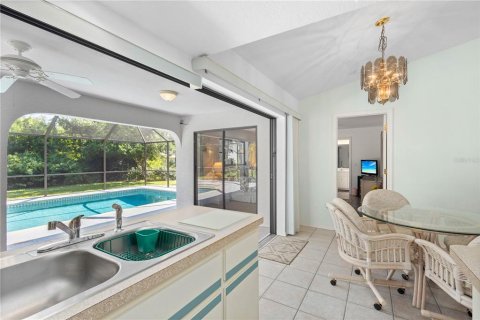House in Port Charlotte, Florida 2 bedrooms, 128.58 sq.m. № 1851046 - photo 9
