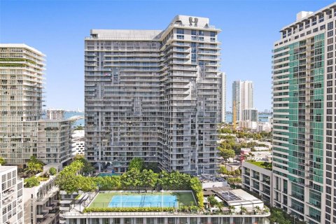 Condo in Miami, Florida, 1 bedroom № 2146034