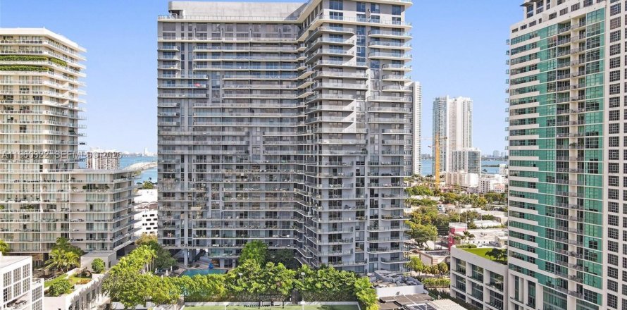 Condo in Miami, Florida, 1 bedroom  № 2146034