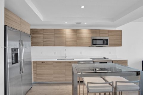 Condo in Miami, Florida, 1 bedroom  № 2146034 - photo 14
