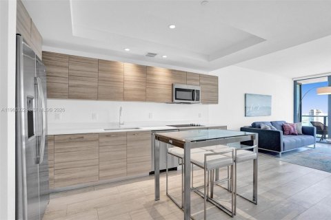 Condo in Miami, Florida, 1 bedroom  № 2146034 - photo 13