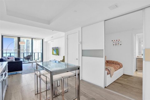 Condo in Miami, Florida, 1 bedroom  № 2146034 - photo 19