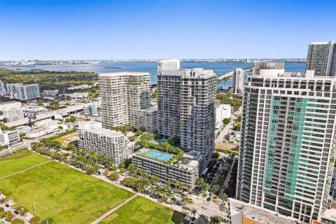 Condo in Miami, Florida, 1 bedroom  № 2146034 - photo 2