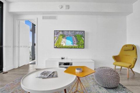 Condo in Miami, Florida, 1 bedroom  № 2146034 - photo 23