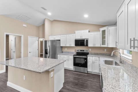 House in Citrus Springs, Florida 3 bedrooms, 147.25 sq.m. № 1827032 - photo 25