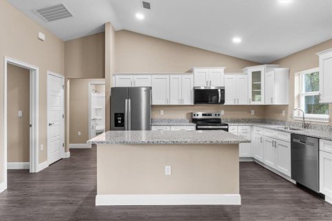 House in Citrus Springs, Florida 3 bedrooms, 147.25 sq.m. № 1827032 - photo 23
