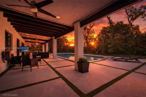 House in Palmetto Bay, Florida 4 bedrooms, 225.38 sq.m. № 2046510 - photo 25