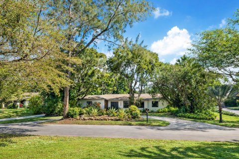 House in Palmetto Bay, Florida 4 bedrooms, 225.38 sq.m. № 2046510 - photo 2