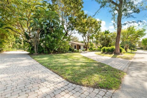 House in Palmetto Bay, Florida 4 bedrooms, 225.38 sq.m. № 2046510 - photo 30