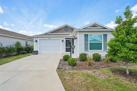 House in The Villages, Florida 2 bedrooms, 116.78 sq.m. № 2116706
