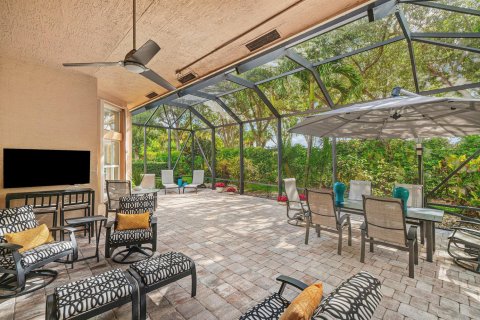 Villa ou maison à vendre à Boynton Beach, Floride: 3 chambres, 254.92 m2 № 2411356 - photo 4