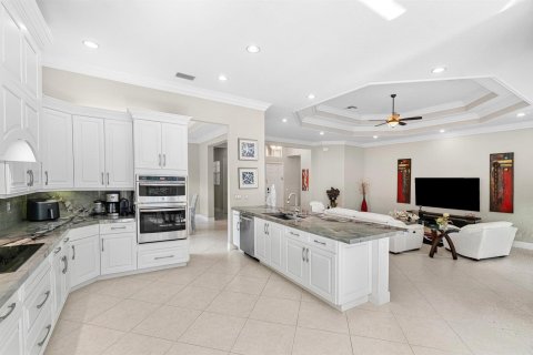 Villa ou maison à vendre à Boynton Beach, Floride: 3 chambres, 254.92 m2 № 2411356 - photo 8