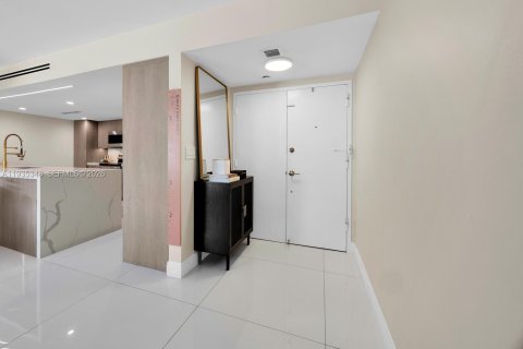 Copropriété à vendre à Key Biscayne, Floride: 2 chambres, 117.06 m2 № 1995273 - photo 2