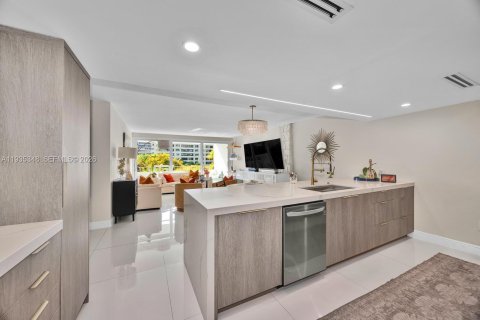 Copropriété à vendre à Key Biscayne, Floride: 2 chambres, 117.06 m2 № 1995273 - photo 13