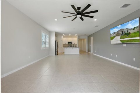 House in Sorrento, Florida 5 bedrooms, 207.17 sq.m. № 1793210 - photo 13