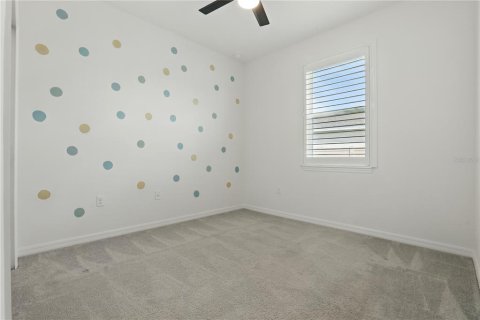 House in Sorrento, Florida 5 bedrooms, 207.17 sq.m. № 1793210 - photo 28