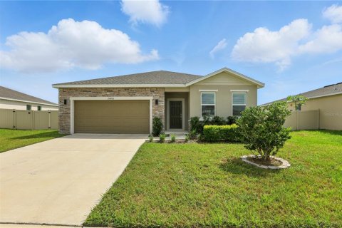 House in Sorrento, Florida 5 bedrooms, 207.17 sq.m. № 1793210 - photo 2